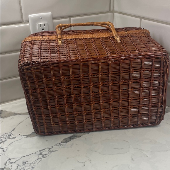 Woven Brown Picnic Basket - Picture 6 of 6